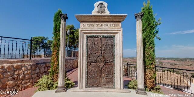 La Puerta de las Tradiciones