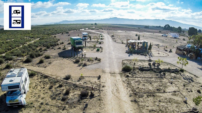 Área de autocaravanas Finca-Caravana