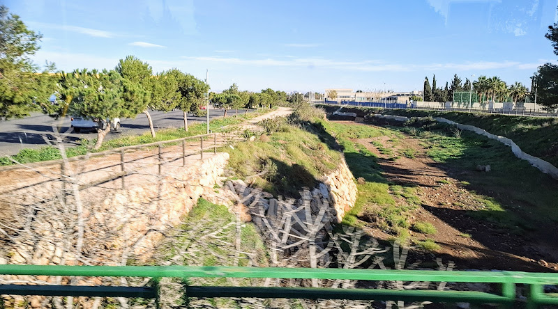 Sendero. Ruta de mountain bike entre Los Belones y el parque empresarial.