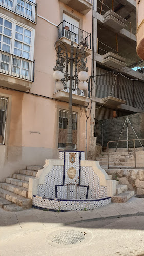 Fuente y Farola Centenaria
