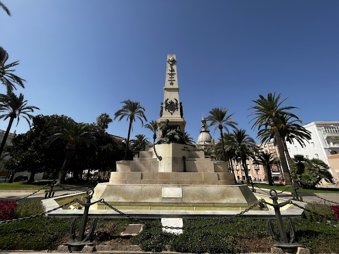Monumento a Los Héroes de Cavite