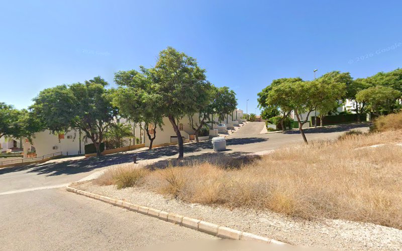 AL06 - Modern 3 bed Duplex, close to beach in El Alamillo
