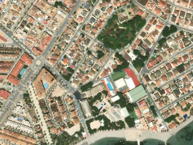 Semi-detached house 150 meters from the beach with private pool