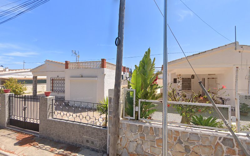 Villa con barbacoa, piscina privada y jardín | En la playa
