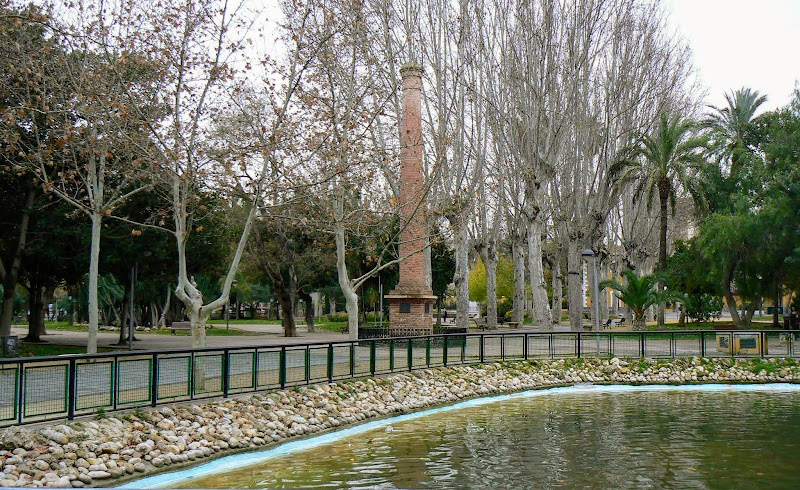 Chimenea Real Fábrica de Salitre